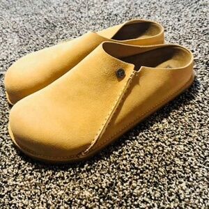 Men’s size 11 Birkenstock Clogs